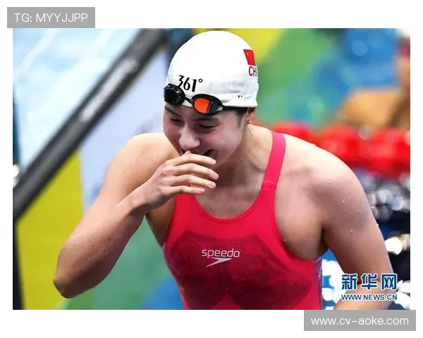 张雨霏展示夺金美甲：金边为激励，赛后笑言“压力给到我了”